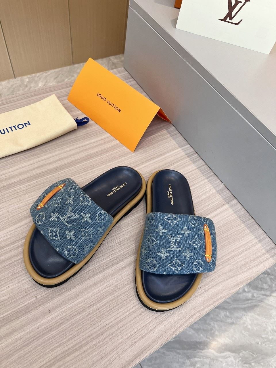 Louis Vuitton Slippers